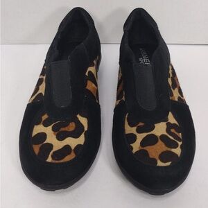 Vaneli Black and Brown Sneakers Comfort size 4 pre owned Exellent condition